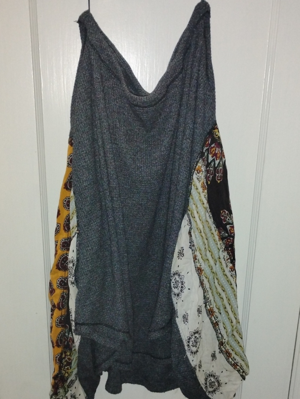 Sleeveless Gray Knit Tank with Patterned Side Panels